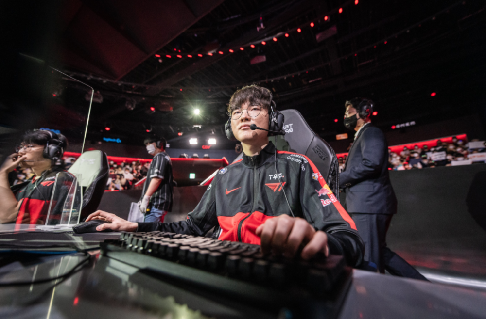 包含Faker重返赛场,战术调整首场状态出色,快船观众沸腾!引发球迷热议的词条 包含Faker重返赛场,战术调整首场状态出色,快船观众沸腾!引发球迷热议的词条