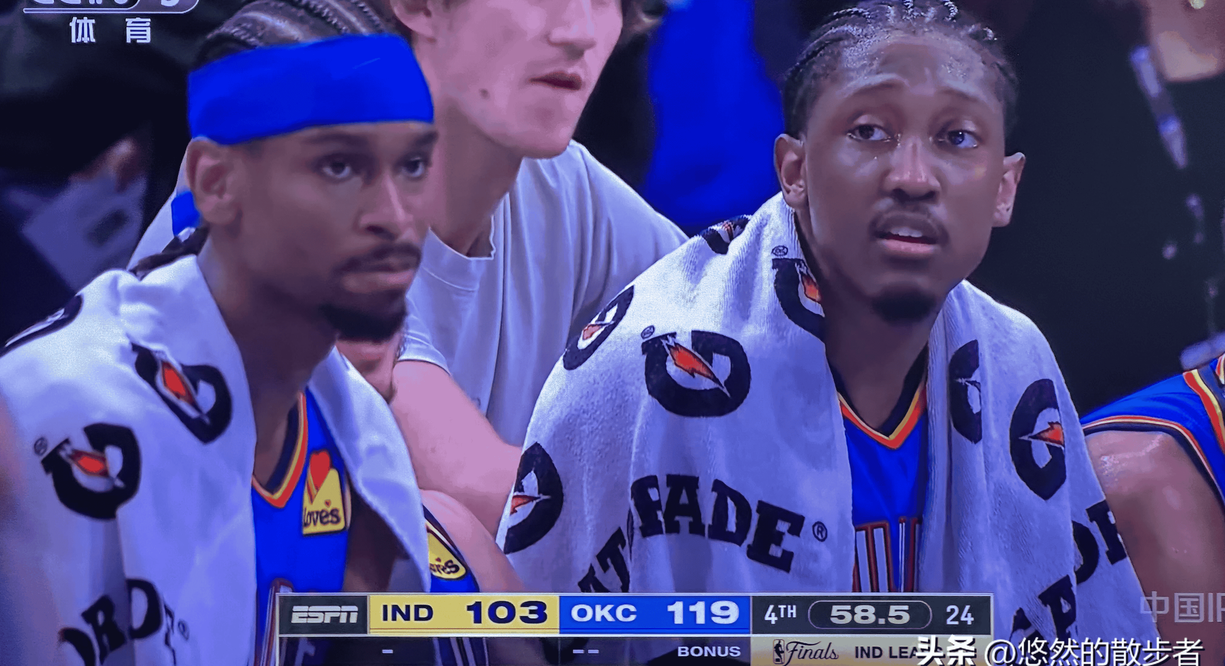 开云体育-独行侠带队取胜！，阿扎伦卡重要时刻持续失利观众掌声雷动-开云体育