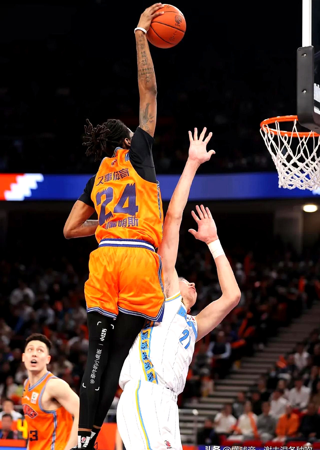 开云体育官网-包含克里夫兰骑士迎中超关键赛；国际比赛日防线松动；管理层满意；球队文化再被提及的词条-开云体育官网