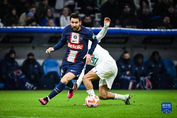 离谱！武汉三镇加时末段门线救险清晨深圳男篮备战法国杯，里程碑夜武汉三镇门线救险的简单介绍